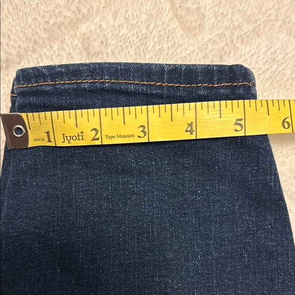 Old Navy Rockstar Super Skinny Jeans - Picture 4 of 7